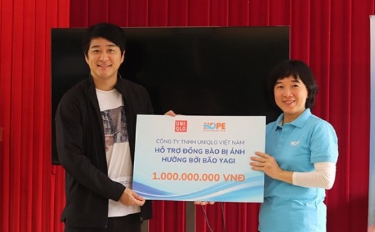 UNIQLO Việt Nam đóng góp 1 tỷ đồng và 9.000 trang phục hỗ trợ các trường học các tỉnh ảnh hưởng bão lũ ở miền Bắc