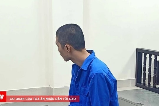 Nhân viên cây xăng dùng dao truy sát khách hàng