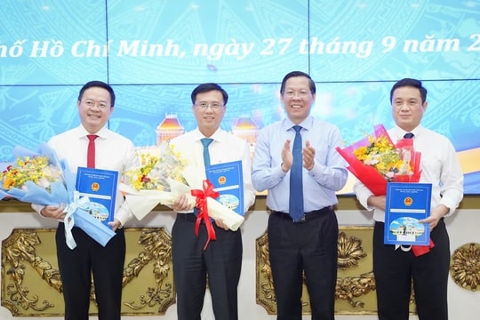 Điều động, bổ nhiệm Chủ tịch Quận, Phó Giám đốc Sở, Phó Chánh Văn phòng UBND TP