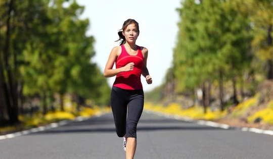 Đầu gối yếu có nên chạy bộ không?