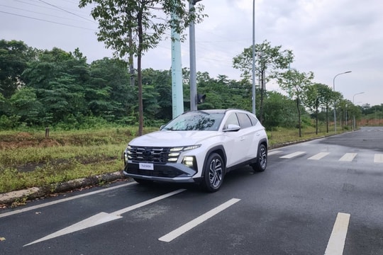 Hyundai Tucson bản nâng cấp chạy thử trên đường phố Việt Nam