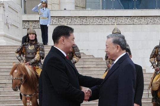 Tổng thống Mông Cổ đón, hội đàm với Tổng Bí thư, Chủ tịch nước Tô Lâm