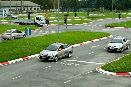 Bằng B1 có được lái xe ô tô không?