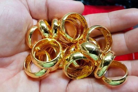 Giá vàng nhẫn bất ngờ quay đầu rớt mạnh