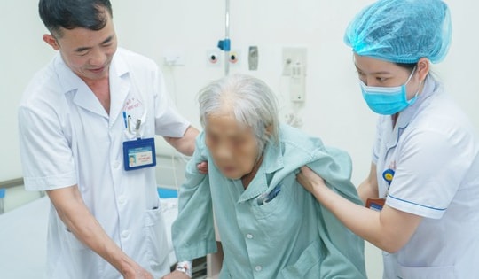 Phẫu thuật thành công cho cụ bà 113 tuổi gặp tai nạn sinh hoạt gãy cổ xương đùi phải