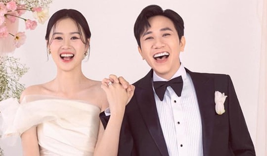 Anh Đức: 'Tôi sống trách nhiệm hơn từ khi cưới vợ kém 12 tuổi!'