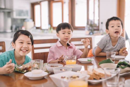 Phát hiện mới: Uống sữa vào bữa ăn sáng giúp tăng hấp thu canxi, vitamin D