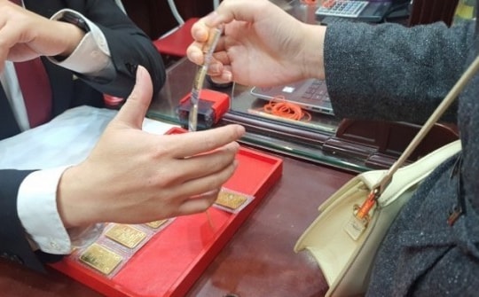 Giá vàng tăng “điên cuồng” và bài học “cay đắng” của người từng vay vàng mua nhà