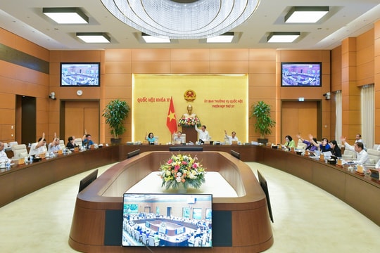 Tán thành việc thành lập quận Phú Xuân, Thuận Hóa, TAND, Viện KSND thành phố Huế trực thuộc Trung ương