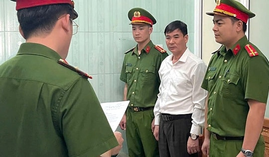 Bắt tạm giam 1 nguyên chủ tịch xã