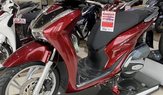 Giá xe máy Honda mới nhất giảm sốc: SH, Air Blade rẻ kịch sàn, Vision hạ giá chưa từng thấy