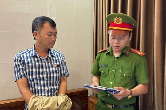 KHỞI TỐ nguyên Chủ tịch UBND và cán bộ địa chính xã