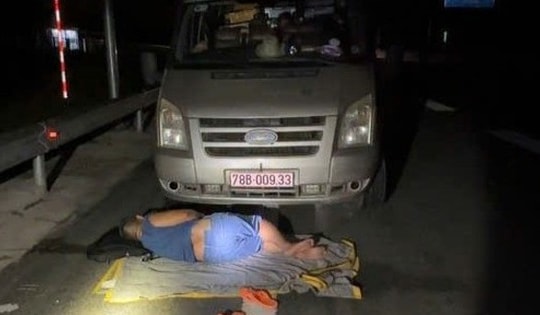 Tin sáng 6/10: Thanh tra vào cuộc vụ thi học sinh giỏi ở chuyên Lam Sơn; Tài xế trải chăn ngủ trên cao tốc