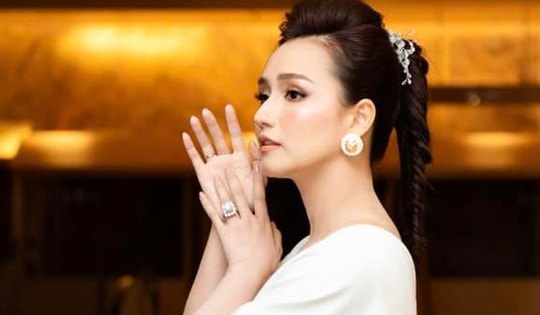 Ngắm bộ trang sức trăm tỷ của 'bà trùm kim cương' khét tiếng Vbiz