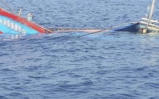 Tàu cá ngư dân Bình Định bị đâm chìm