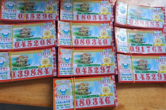 Trúng "đậm" XSKT, người chơi nhận tiền thưởng "nặng túi"