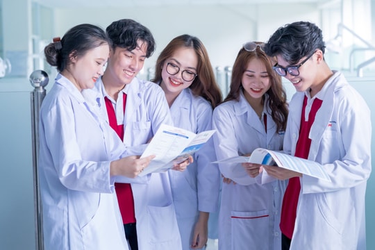 Khi nào viên chức được xét chuyển chức danh nghề nghiệp?