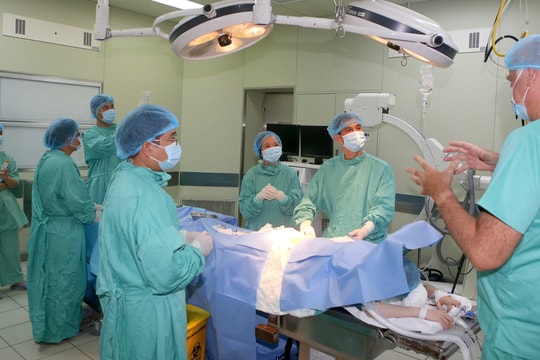 Lần đầu ghép tủy đồng loại ở miền Trung, cứu sống bệnh nhi 42 tháng tuổi