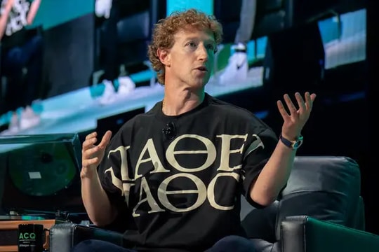 Ông chủ Facebook muốn bán áo phông