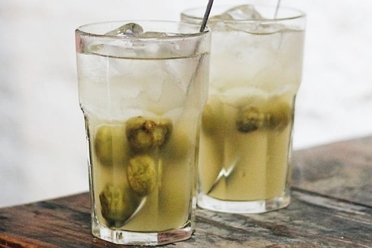 Uống nước sấu có giúp giải rượu?