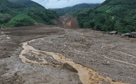 Tìm thấy thêm 2 thi thể nạn nhân trận lũ quét tại thôn Làng Nủ