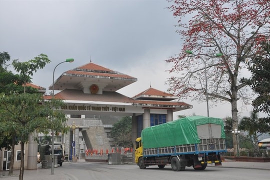 Từ 01/01/2029, cư dân biên giới phải có mặt để làm thủ tục xuất nhập khẩu khi mua bán, trao đổi hàng hóa qua biên giới