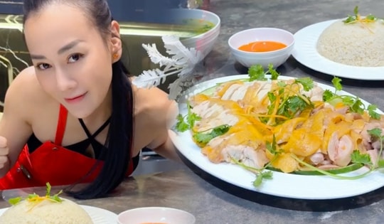 Làm cơm gà kiểu Singapore như Phương Oanh không khó
