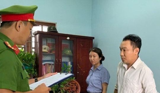 Chứng thực thừa kế 8 thửa đất trái quy định, một cán bộ xã ở Quảng Nam bị bắt