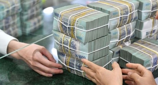 Thủ tướng chỉ đạo các ngân hàng giảm lãi suất cho vay để hỗ trợ sản xuất kinh doanh