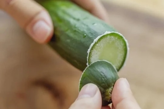 Tại sao dưa chuột hay bị đắng?