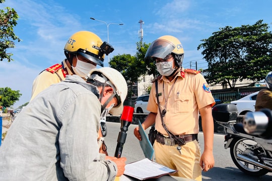 Báo chốt CSGT bị phạt thế nào?