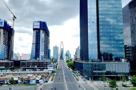 Xây dựng Trung tâm tài chính khu vực và quốc tế là vấn đề khó, phức tạp