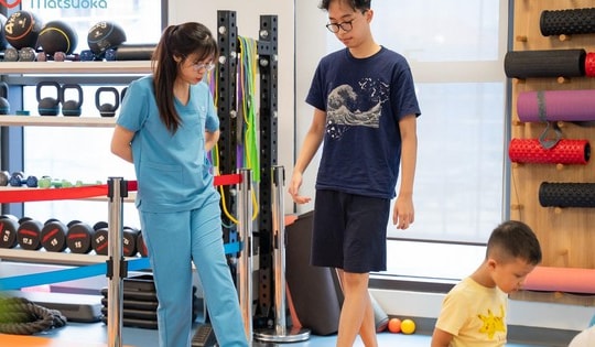 Phục hồi chức năng bàn chân bẹt cho người trên 7 tuổi khó nhưng có thể thành công mà không cần phẫu thuật