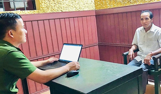 Khởi tố người đàn ông kéo dây điện qua cánh đồng làm 2 người tử vong.