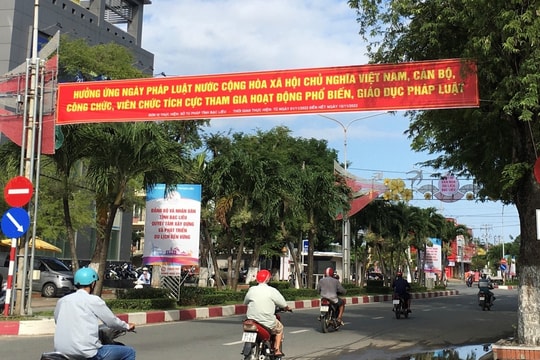 Khẩu hiệu tuyên truyền Ngày Pháp luật nước Cộng hòa xã hội chủ nghĩa Việt Nam