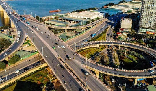 Ngắm từ trên cao những cây cầu ở Hà Nội bắc qua sông Hồng