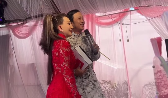 Hoài Linh đi hát đám cưới, được nữ đại gia tặng quà đắt tiền, sức khỏe vẫn ổn sau nhiều biến cố