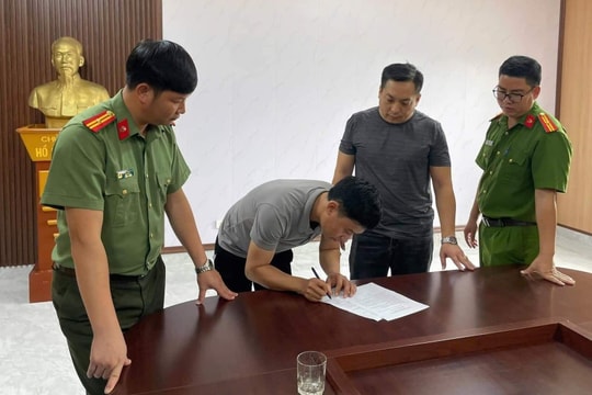 Tài khoản ngân hàng bất ngờ nhận được 1,2 tỷ đồng không rõ nguồn gốc, người đàn ông tại Phú Thọ lập tức báo công an tìm người chuyển khoản