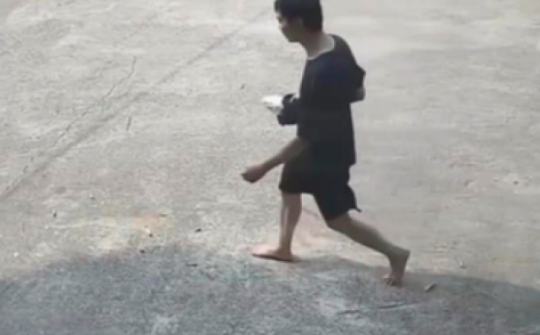 Bắt nghi phạm dùng dao sát hại bố đẻ