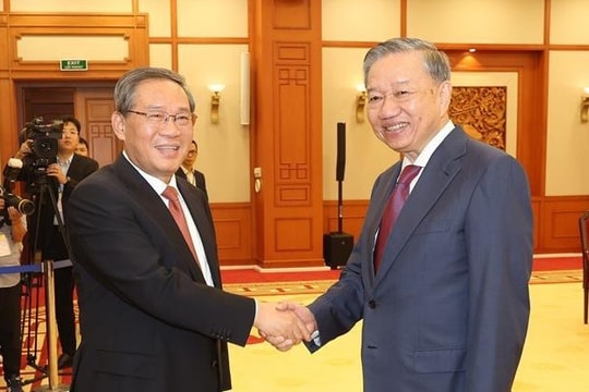 VIỆT NAM COI PHÁT TRIỂN QUAN HỆ VỚI TRUNG QUỐC LÀ ƯU TIÊN HÀNG ĐẦU