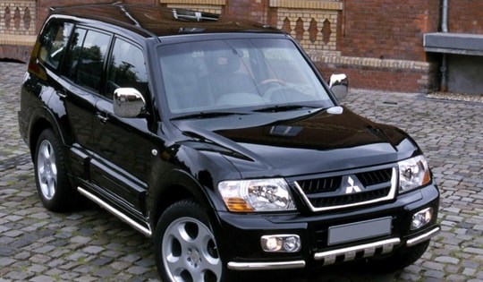 "Sửng sốt' với giá xe ô tô gầm cao 100 triệu đồng/chiếc: Chọn Mitsubishi hay Nissan?