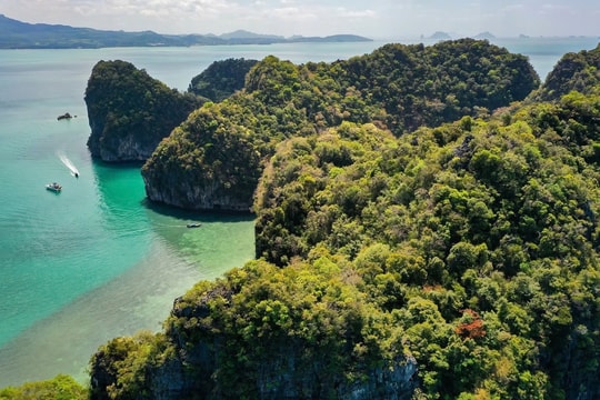 Đảo Cát Bà vươn tầm thế giới nhờ “cánh cửa” du lịch xanh bền vững