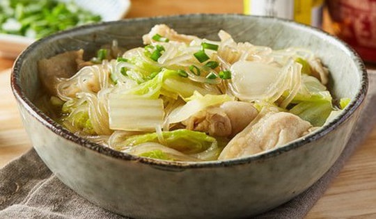 Những đốm đen lấm tấm trên lá rau cải thảo là gì? Có thể tiếp tục ăn ngay cả khi không thể rửa sạch? Gợi ý 2 món siêu ngon từ rau cải thảo