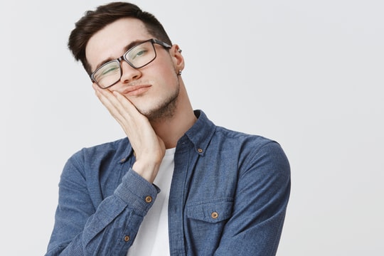 Mệt mỏi vì theo đuổi mẹ đơn thân hơn tuổi