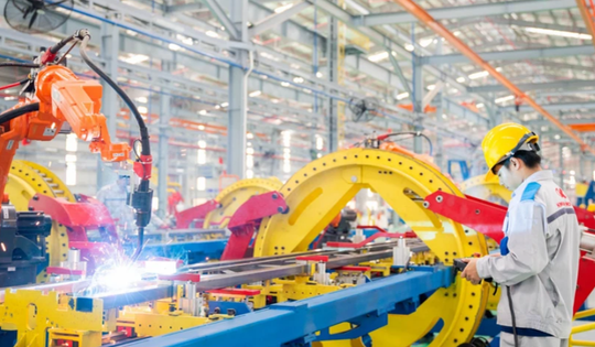 Chân dung đại gia Nguyễn Hữu Luận - người đứng sau công ty xây dựng nhà máy sản xuất động cơ ô tô 260 triệu USD ở Huế