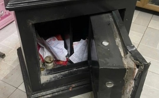 Táo bạo đục tường, phá két sắt để trộm tiền, vàng khi trời mưa ở BR-VT