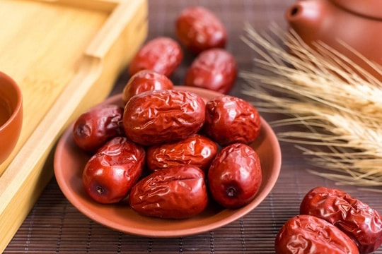 4 điều cấm kỵ khi ăn táo đỏ