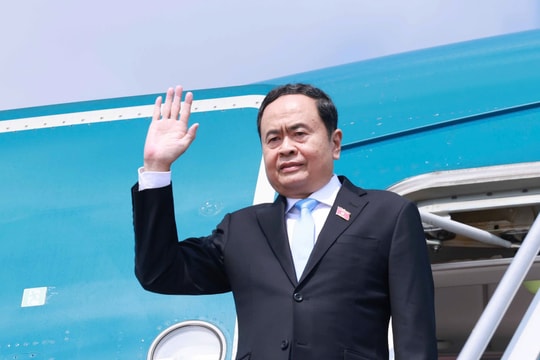 CHỦ TỊCH QUỐC HỘI TRẦN THANH MẪN THĂM CHÍNH THỰC CỘNG HÒA DÂN CHỦ NHÂN DÂN LÀO VÀ DỰ AIPA-45