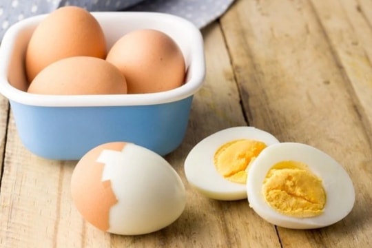 Trứng gà 'ngon, bổ, rẻ' nhưng đại kỵ với những người này