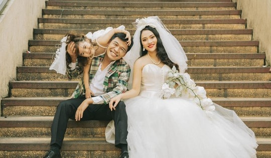 Trung Ruồi 'Độc đạo': Có hôm tôi thấy vợ nằm xem rồi khúc khích cười